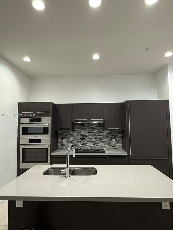 7661 NW 107th Ave 813, Doral, FL 33178