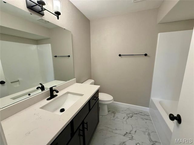 237 Beau Gon Drive, Swansea, IL 62226