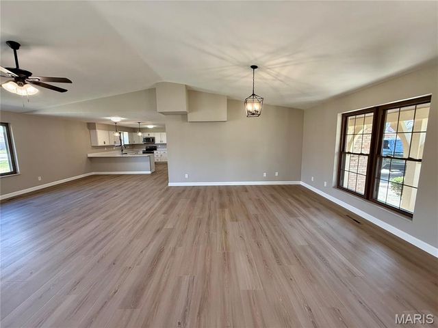 237 Beau Gon Drive, Swansea, IL 62226