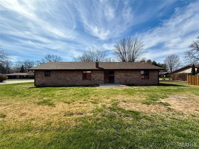 237 Beau Gon Drive, Swansea, IL 62226