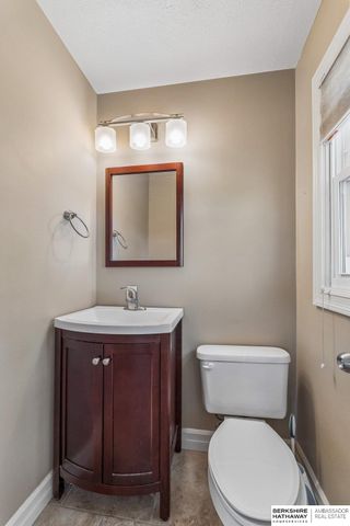 5118 S 94th Avenue, Omaha, NE 68127