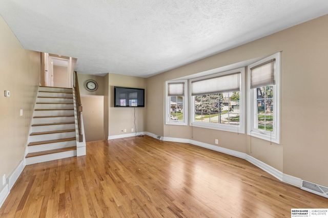 5118 S 94th Avenue, Omaha, NE 68127