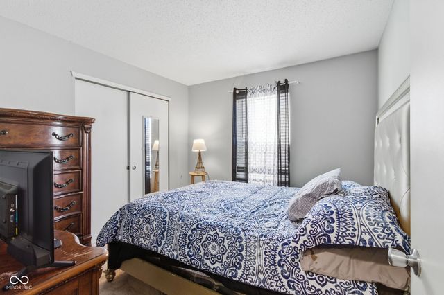 10847 Firefly Circle, Indianapolis, IN 46259