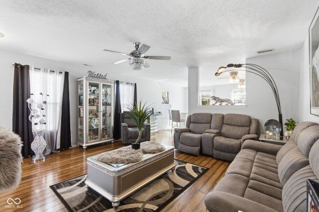 10847 Firefly Circle, Indianapolis, IN 46259