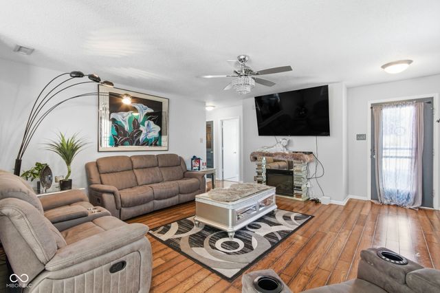 10847 Firefly Circle, Indianapolis, IN 46259