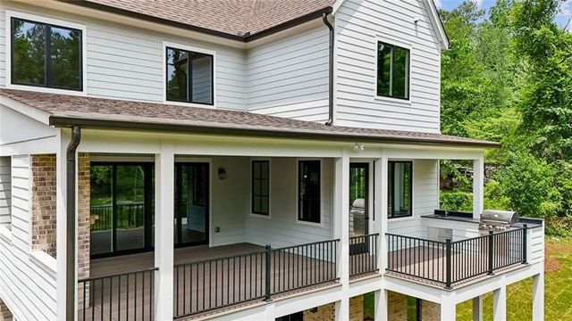 160 Lake Estates Drive, Roswell, GA 30075