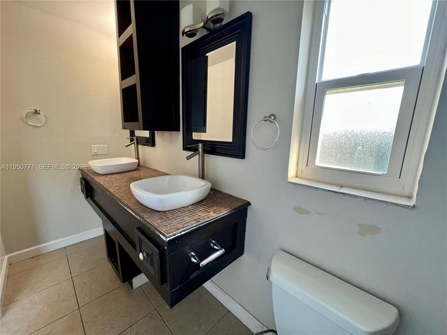 2500 NW 89th Ave, Sunrise, FL 33322