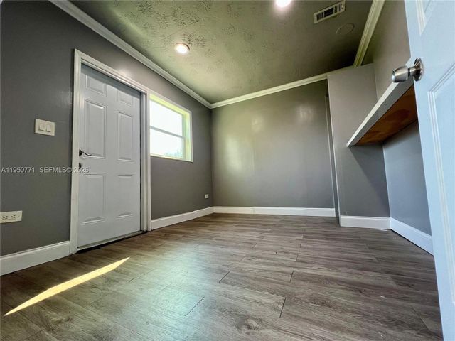 2500 NW 89th Ave, Sunrise, FL 33322