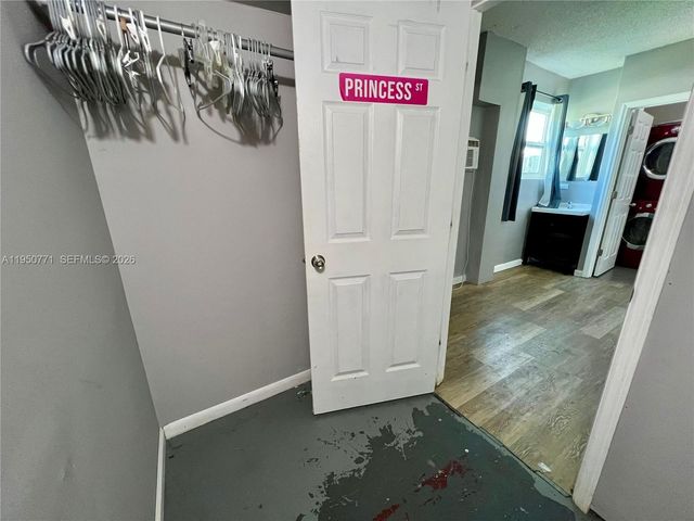 2500 NW 89th Ave, Sunrise, FL 33322