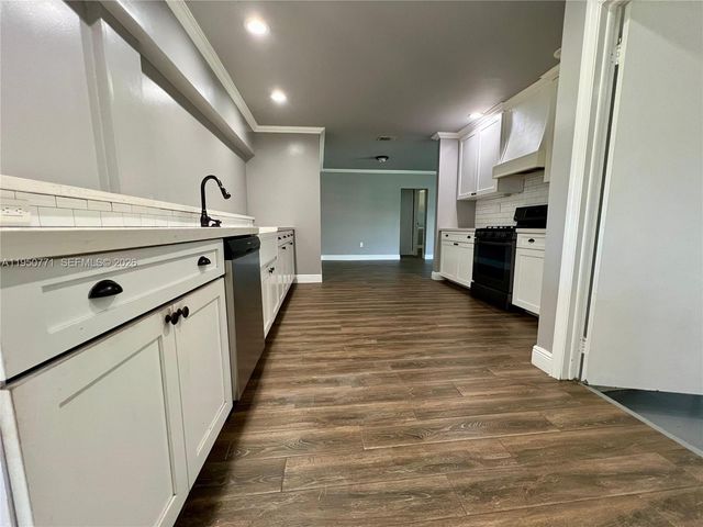 2500 NW 89th Ave, Sunrise, FL 33322