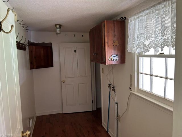 272 Lester Foster Road, Advance, NC 27006