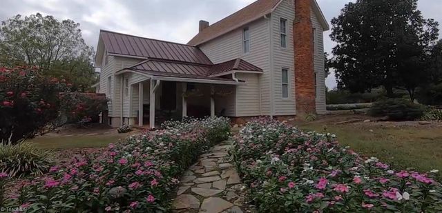 272 Lester Foster Road, Advance, NC 27006