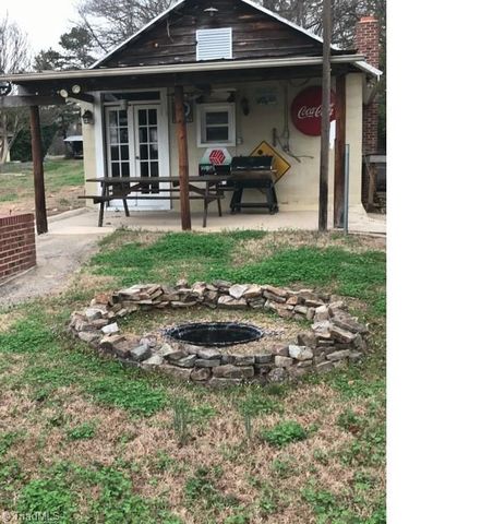 272 Lester Foster Road, Advance, NC 27006
