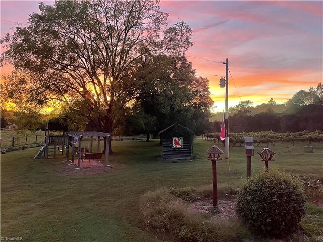 272 Lester Foster Road, Advance, NC 27006