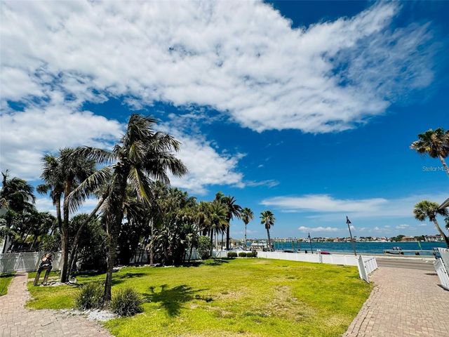 702 PASS A GRILLE WAY, St Pete Beach, FL 33706