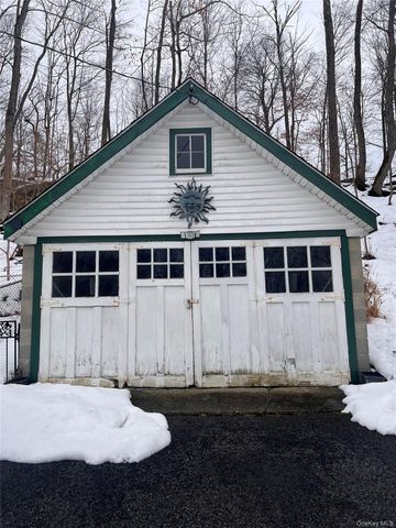 206 Lakeview Road, Wappingers Falls, NY 12590