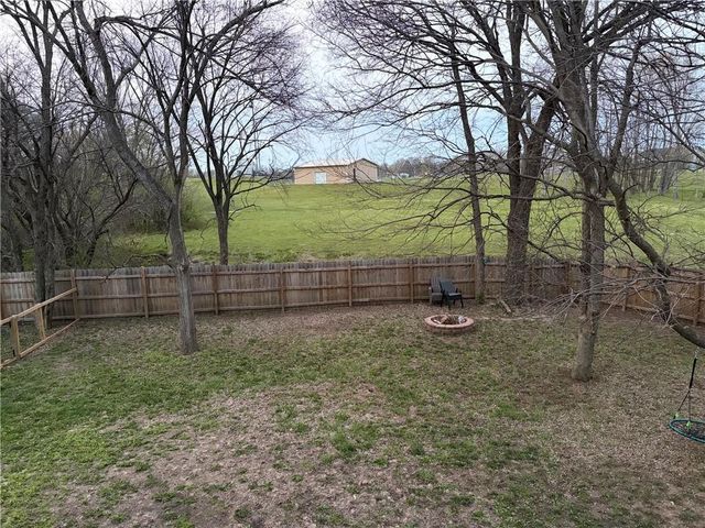 20220 Sycamore Drive, Spring Hill, KS 66083