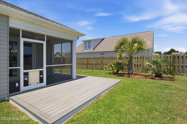 101 York Lane, Hampstead, NC 28443