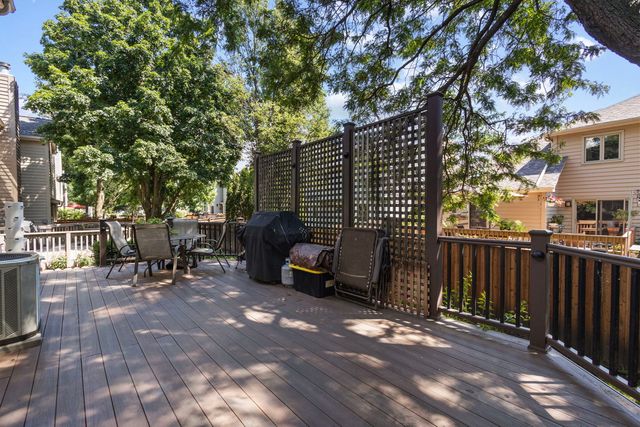 96 Townsend Circle, Naperville, IL 60565
