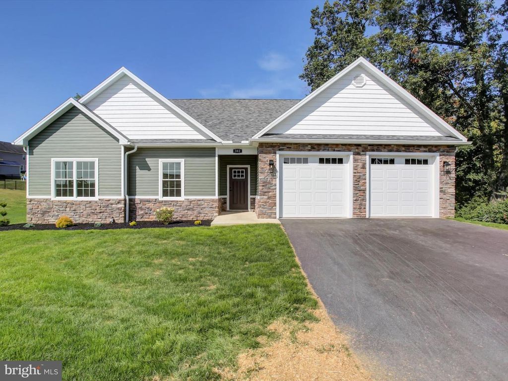 382 TEABERRY DR, Greencastle, PA 17225