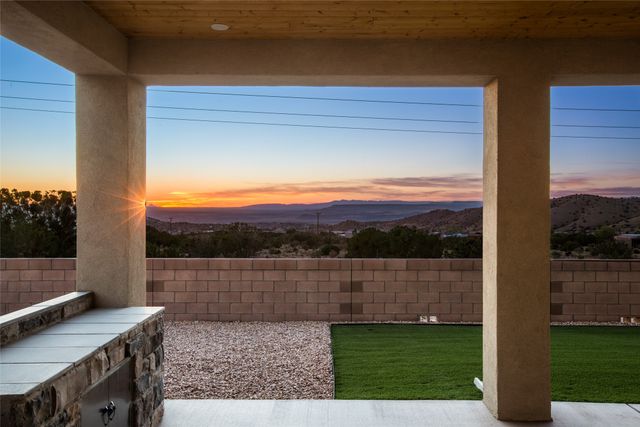 13 Quail Meadow Road, Placitas, NM 87043
