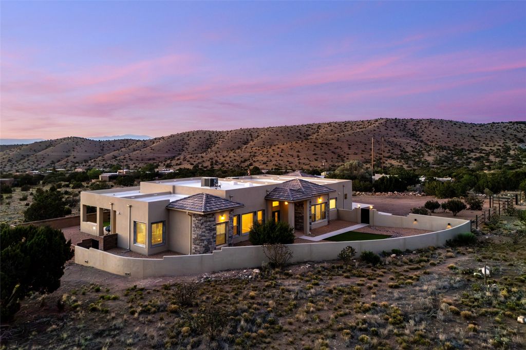 13 Quail Meadow Road, Placitas, NM 87043