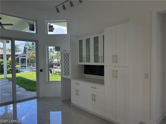 2220 SE 18th AVE, Cape Coral, FL 33990