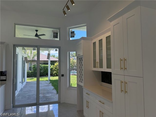2220 SE 18th AVE, Cape Coral, FL 33990