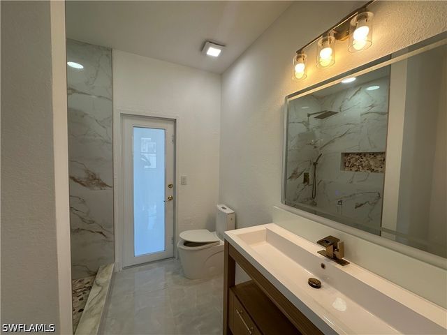 2220 SE 18th AVE, Cape Coral, FL 33990