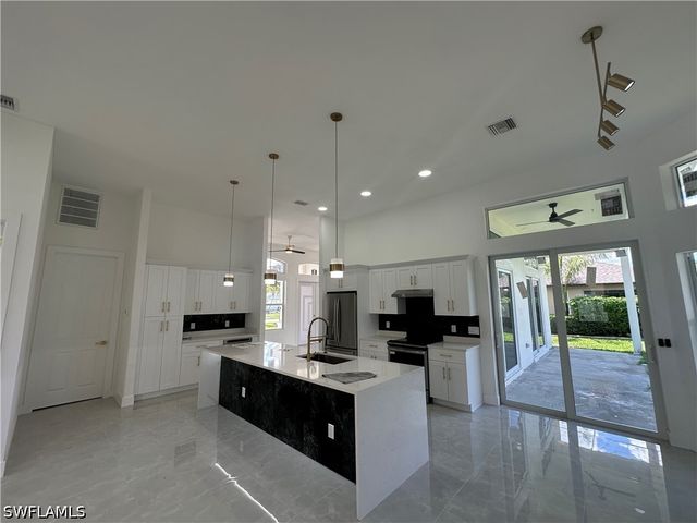 2220 SE 18th AVE, Cape Coral, FL 33990