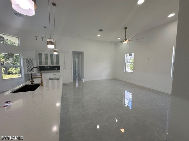 2220 SE 18th AVE, Cape Coral, FL 33990