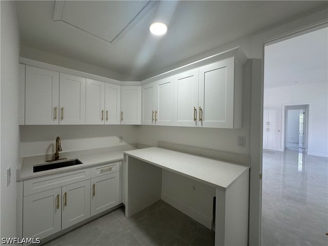 2220 SE 18th AVE, Cape Coral, FL 33990
