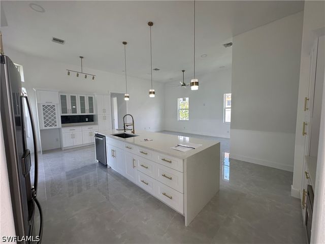 2220 SE 18th AVE, Cape Coral, FL 33990