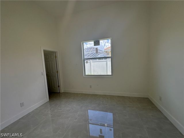 2220 SE 18th AVE, Cape Coral, FL 33990