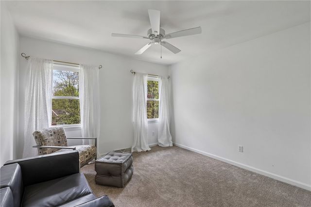 107 Timberlee Dr, Connoquenessing Twp, PA 16033