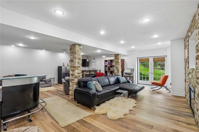 107 Timberlee Dr, Connoquenessing Twp, PA 16033