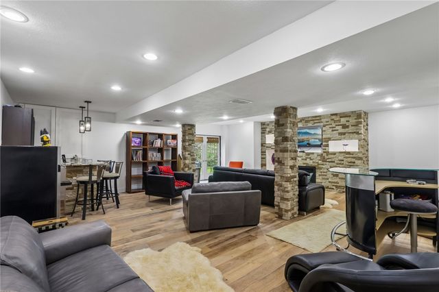 107 Timberlee Dr, Connoquenessing Twp, PA 16033
