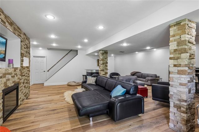 107 Timberlee Dr, Connoquenessing Twp, PA 16033