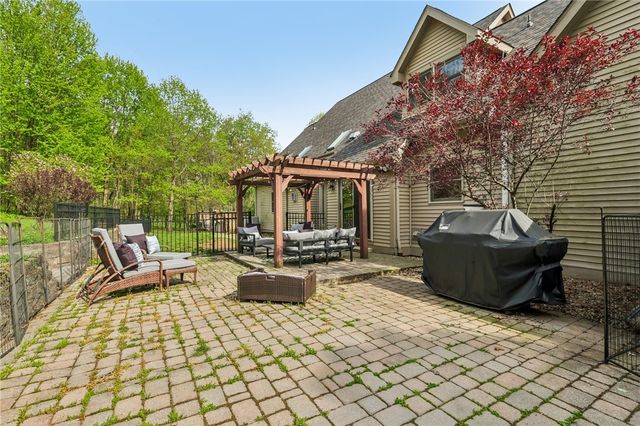 107 Timberlee Dr, Connoquenessing Twp, PA 16033