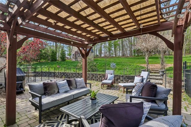 107 Timberlee Dr, Connoquenessing Twp, PA 16033