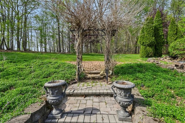 107 Timberlee Dr, Connoquenessing Twp, PA 16033