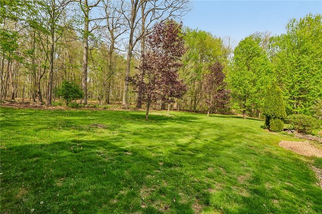 107 Timberlee Dr, Connoquenessing Twp, PA 16033