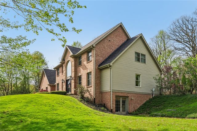 107 Timberlee Dr, Connoquenessing Twp, PA 16033