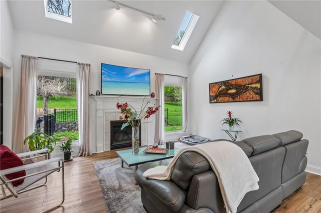 107 Timberlee Dr, Connoquenessing Twp, PA 16033