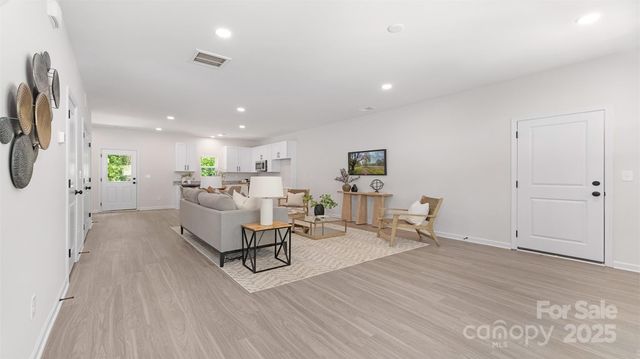 116 N Gould Avenue, Bessemer City, NC 28016