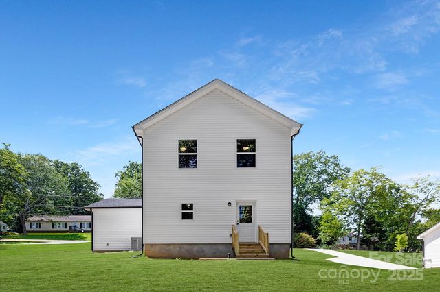 116 N Gould Avenue, Bessemer City, NC 28016