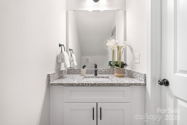 116 N Gould Avenue, Bessemer City, NC 28016