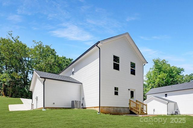 116 N Gould Avenue, Bessemer City, NC 28016