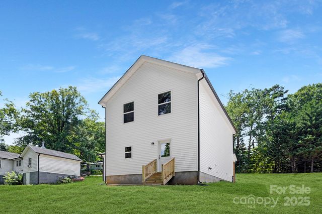 116 N Gould Avenue, Bessemer City, NC 28016