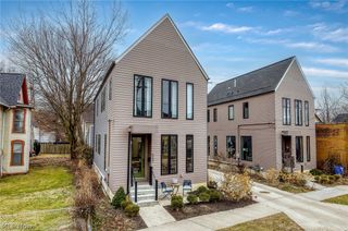 5217 Franklin Boulevard, Cleveland, OH 44102